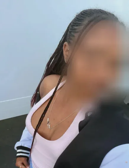 Angela, 20