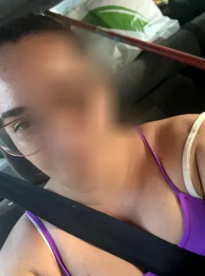 Angela, 37