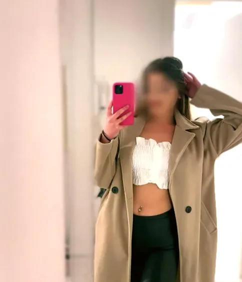 Ayla, 19