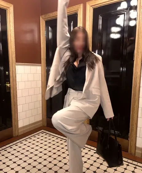 Bouchra, 29