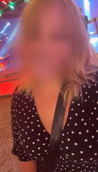 Chantal, 28