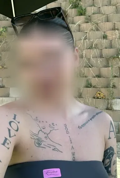 Chantal, 29