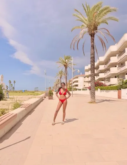 Cynthia, 18