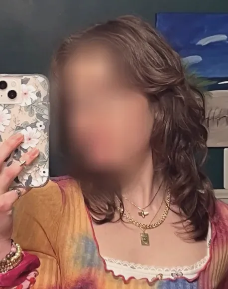 Cynthia, 20