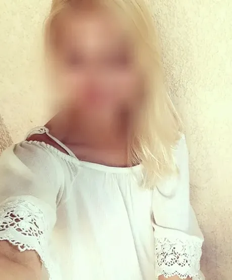 Daphne, 34