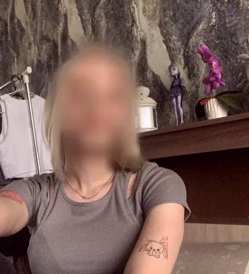 Elin, 19