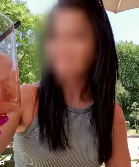 Ellen, 31