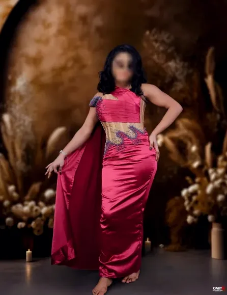 Monique, 29