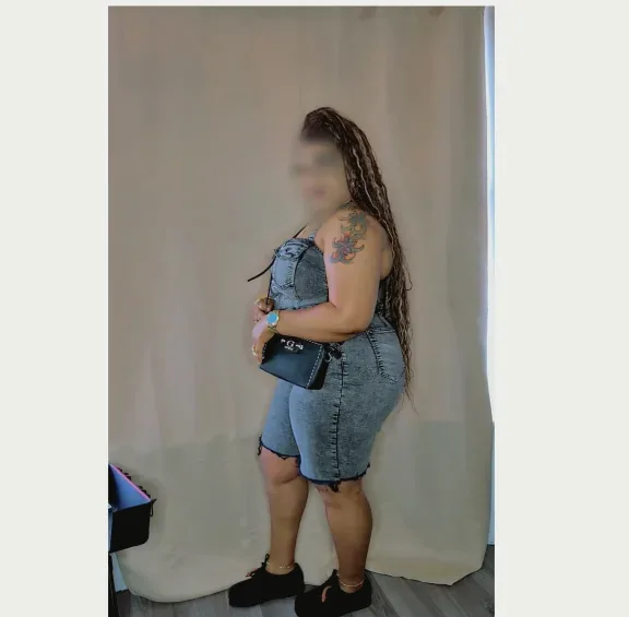Monique, 30