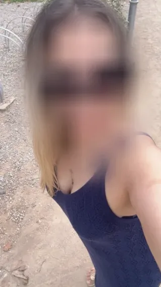 Nadia, 40