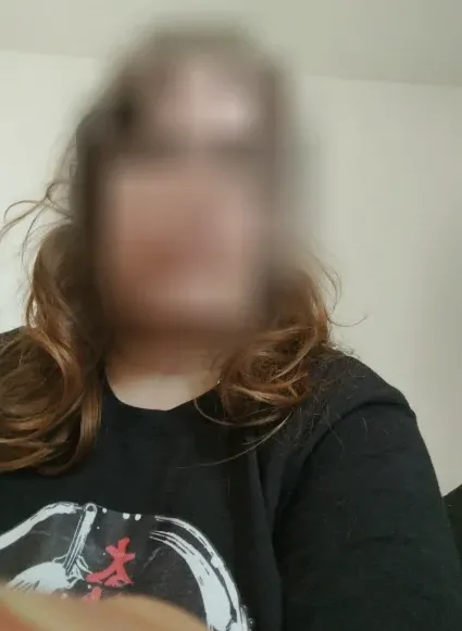 Sabine, 38