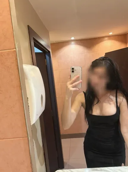 Shania, 18