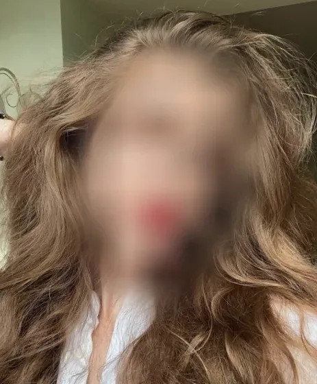 Shania, 20
