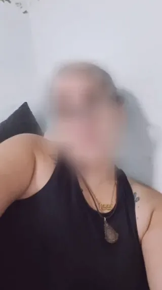 Zoe, 35